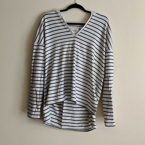 AEO Vneck Sweatshirt stripes Size L